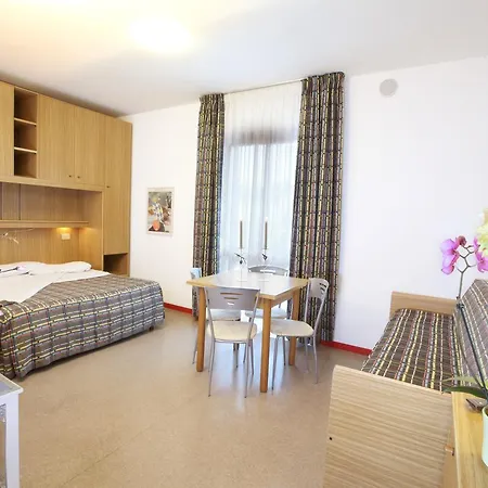 Aparthotel Daina 4*