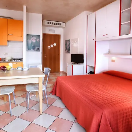 Aparthotel Daina 4*